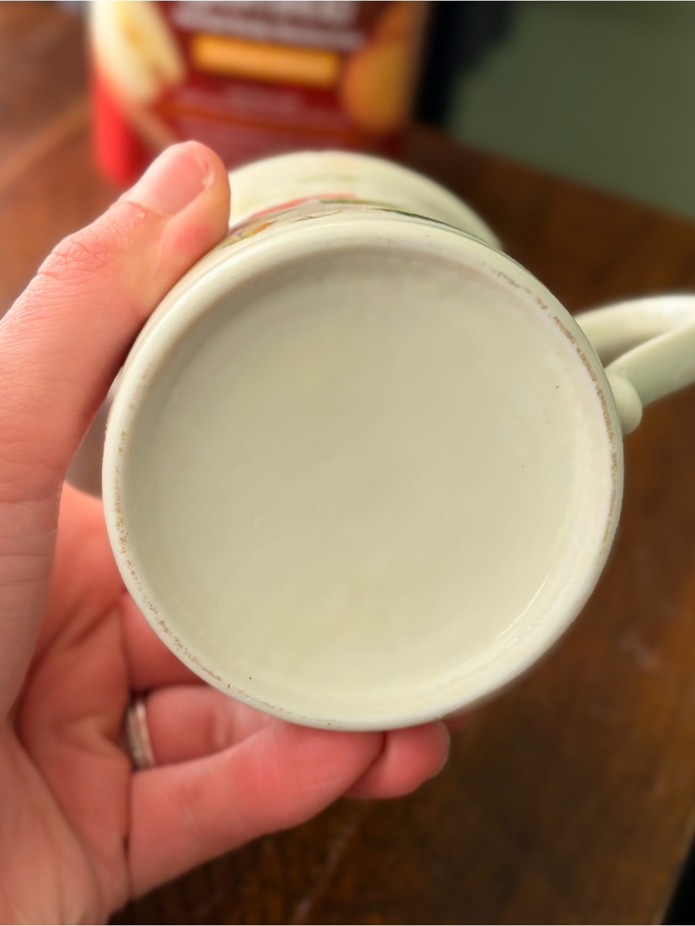 Porcelain Vintage Charming Strawberry Botanical Mug - White with Red & Green - Picture 5 of 6